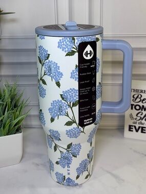 HydroJug Hydrangea 40oz Traveler BNWT